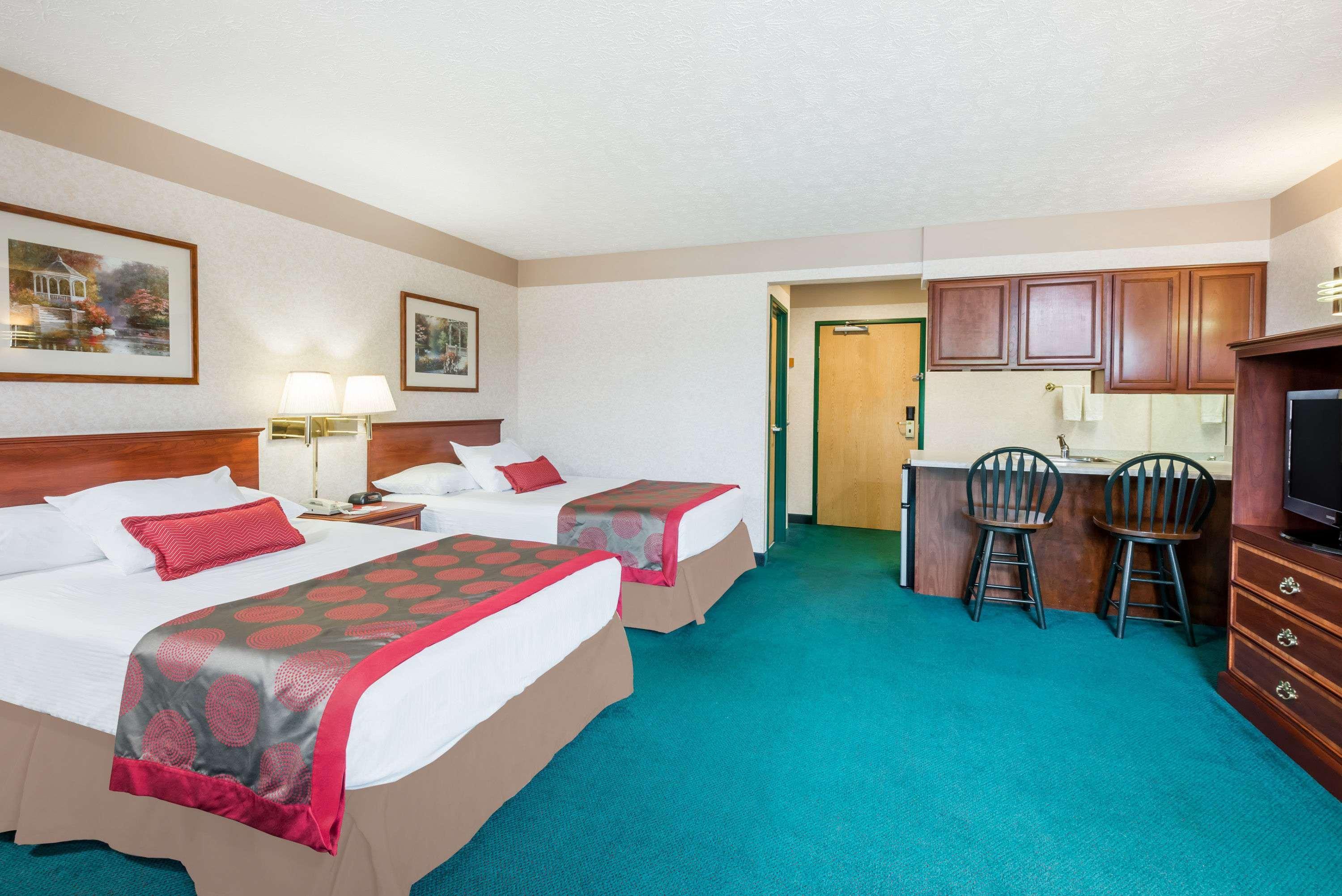 Ramada By Wyndham Strasburg Dover Εξωτερικό φωτογραφία