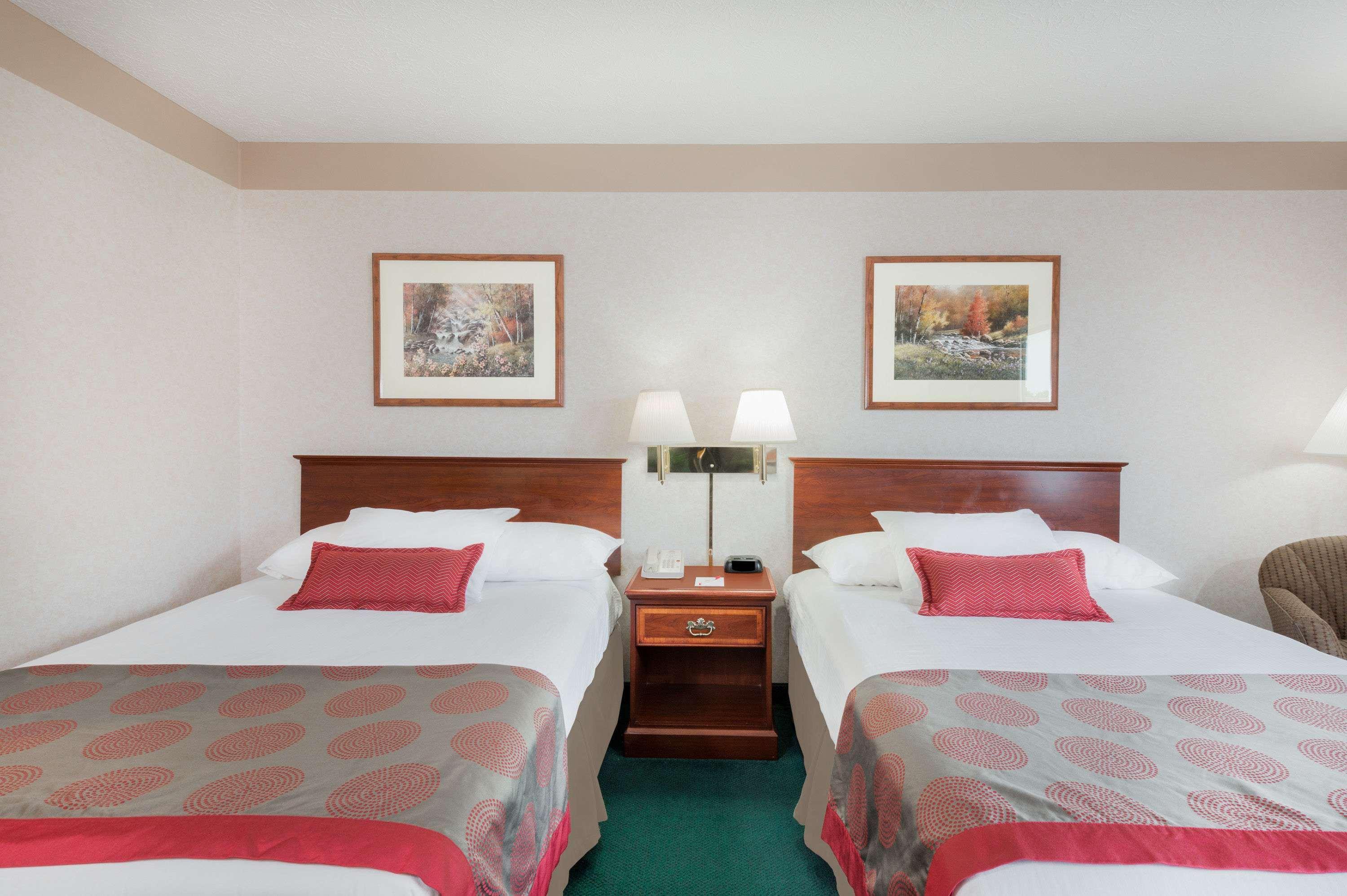 Ramada By Wyndham Strasburg Dover Εξωτερικό φωτογραφία