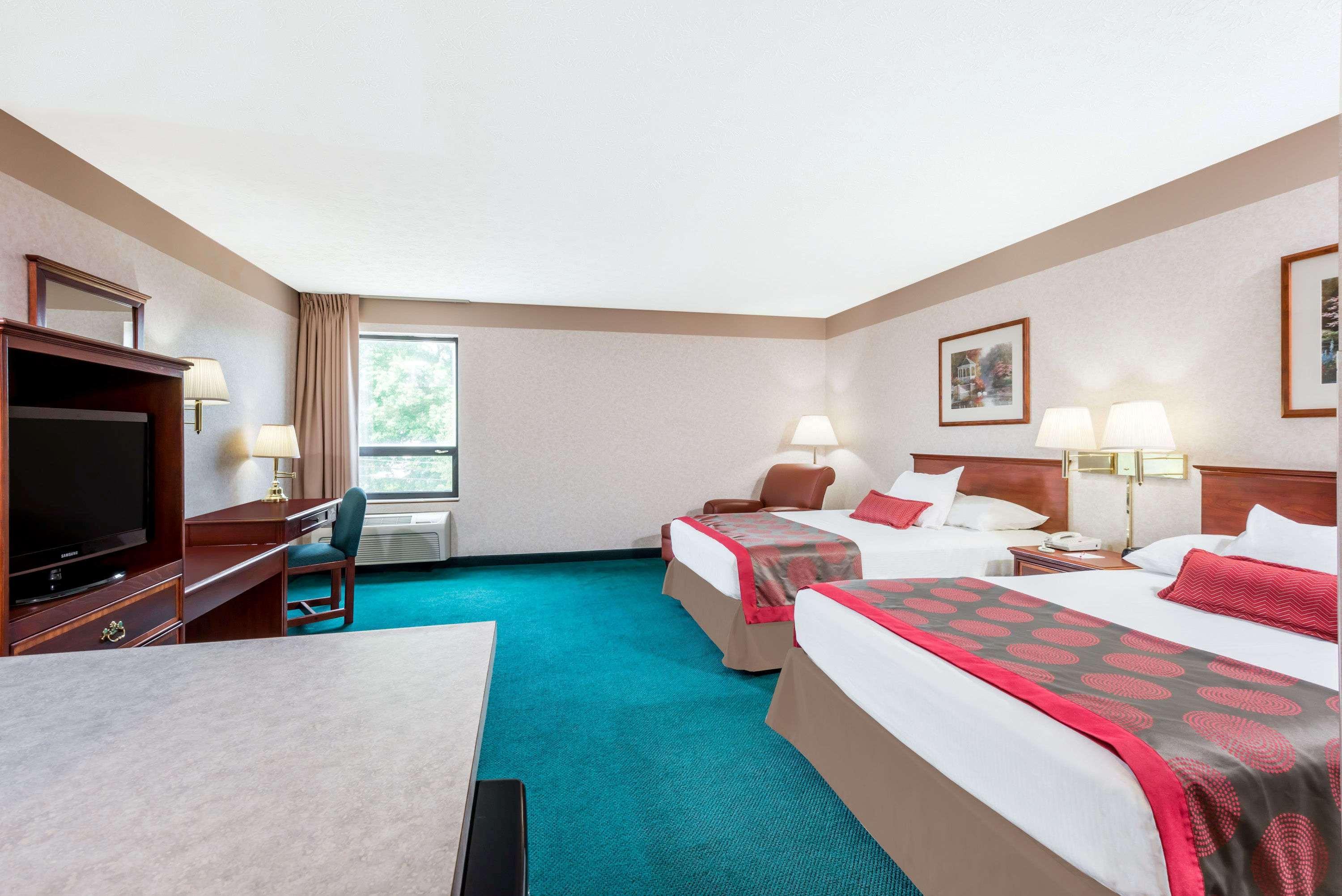 Ramada By Wyndham Strasburg Dover Εξωτερικό φωτογραφία